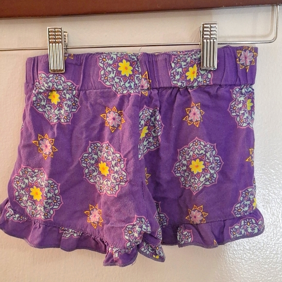 SOLD!!!! 2 Pairs of girls ruffle shorts - Picture 4 of 7